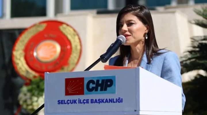 Kadınlar Siyasette Daha Fazla Yer Almalı !